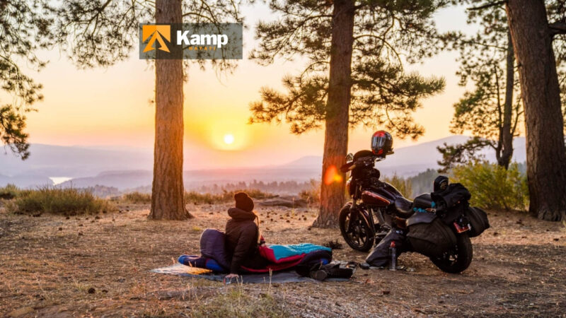 Motosiklet kamp çadırı olmadan yola düşemez